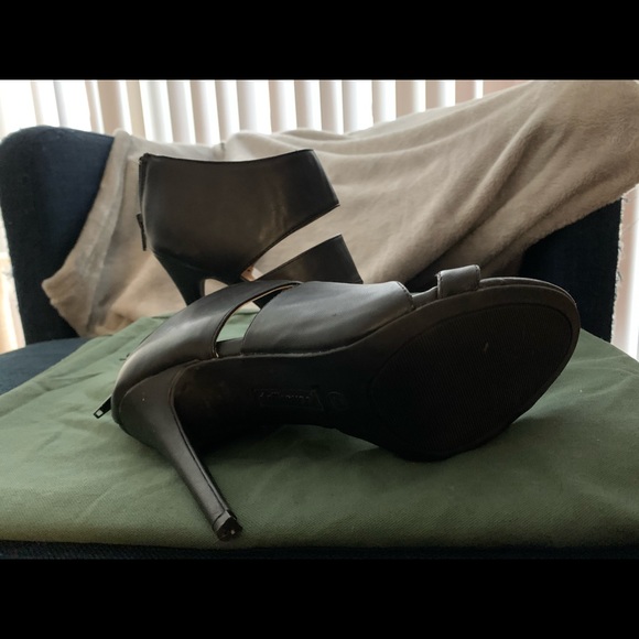 Open toe heels - Picture 3 of 4